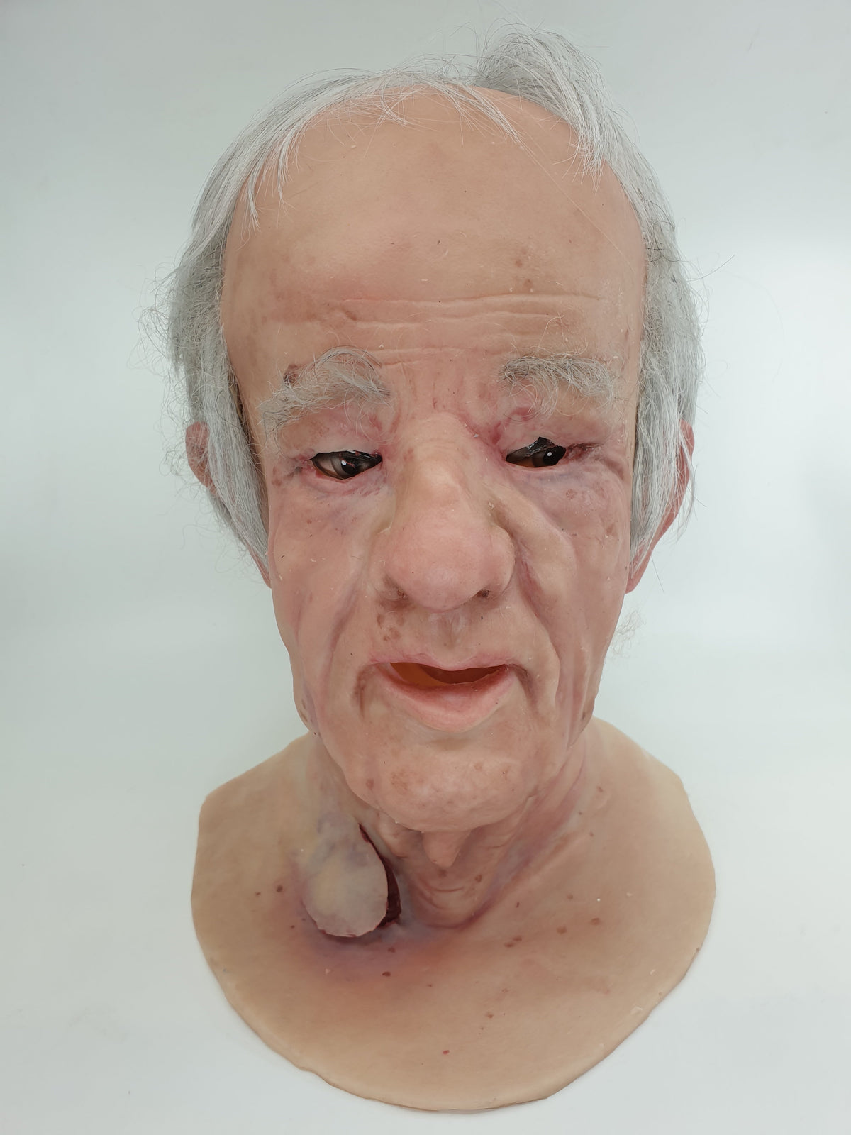 MSURG316 Amos With Neck Wound - SimMan Facial Overlay
